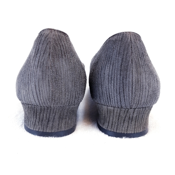 SALVATORE FERRAGAMO SUEDE SHOES - Picture 10 of 16